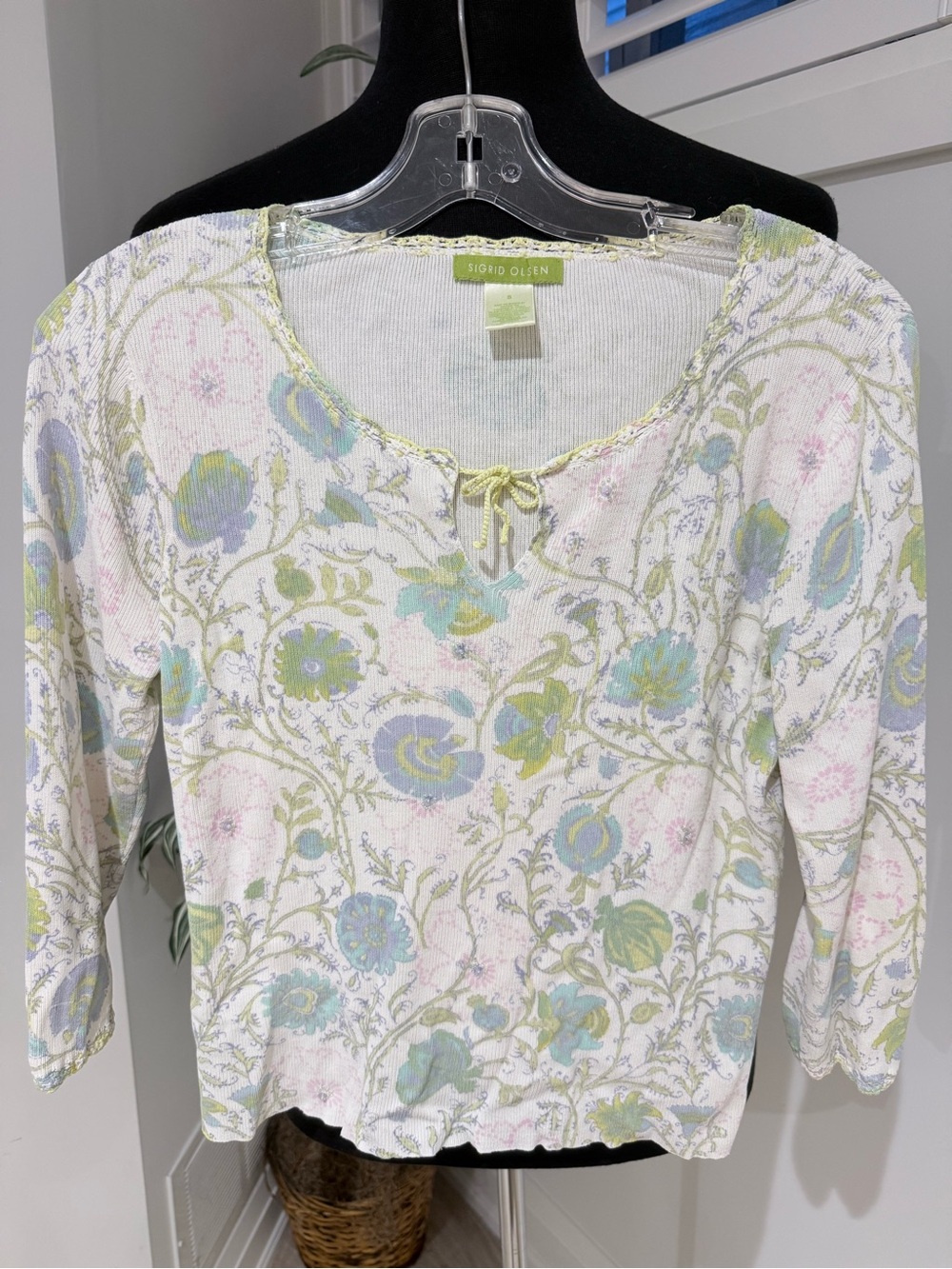 Sigrid Olsen White Scoop Neck Long Sleeve Top with Pastel Floral Print